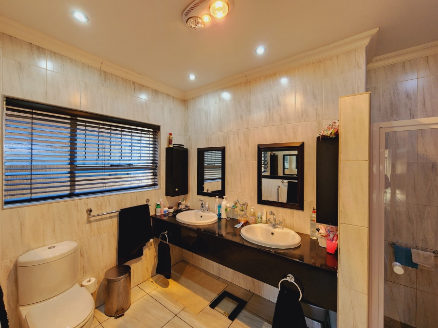 4 Bedroom Property for Sale in Heilige Akker North West